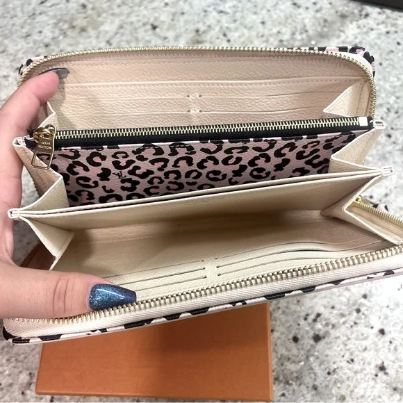 Louis Vuitton Wild At Heart Empriente Zippy Wallet - Picture 6 of 8